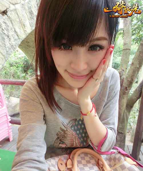 百变谋女郎 《一骑当先》美女玩家艳惊甄嬛_本站