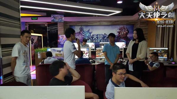 ������ʹ֮�����ٰ��׸���������ϵ������_��վ